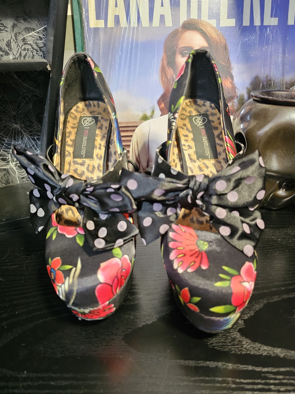 Black Floral Bow Platform Pumps - Women's